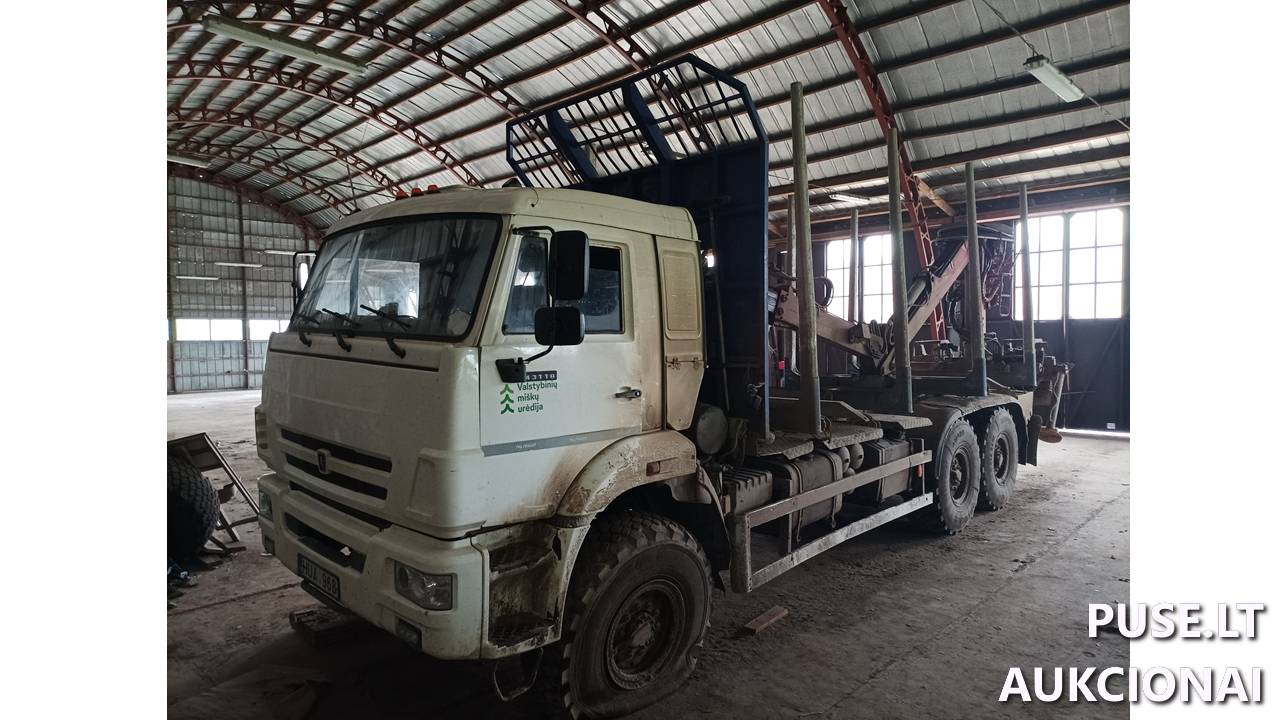 Vilkikas su manipuliatoriumi KAMAZ	B2130 Inv. nr. 08-150861 Traktoriai, savaeigės mašinos, priekabos, puspriekabės 4