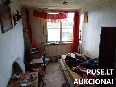 1/2 buto dalis Šakių rajone, Giedručių k., 27 kv.m, pradinė kaina 400 EUR