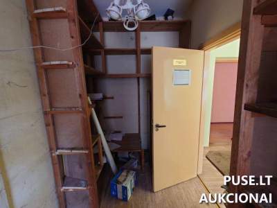 Administracinės patalpos dalis Šakiuose, Bažnyčios g. 3, pradinė kaina 89457 EUR – 48/100 dalis