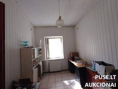 Parduodamos administracinės patalpos Šakių r. Kubilių k. Nemuno g. 4-1, pradinė kaina 18700 EUR