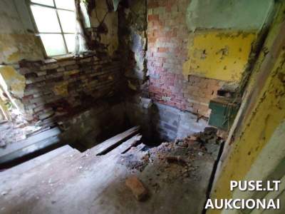 Nebaigto statyti buto dalis Kidulių kaime, Šakių rajone, pradinė kaina 400 EUR