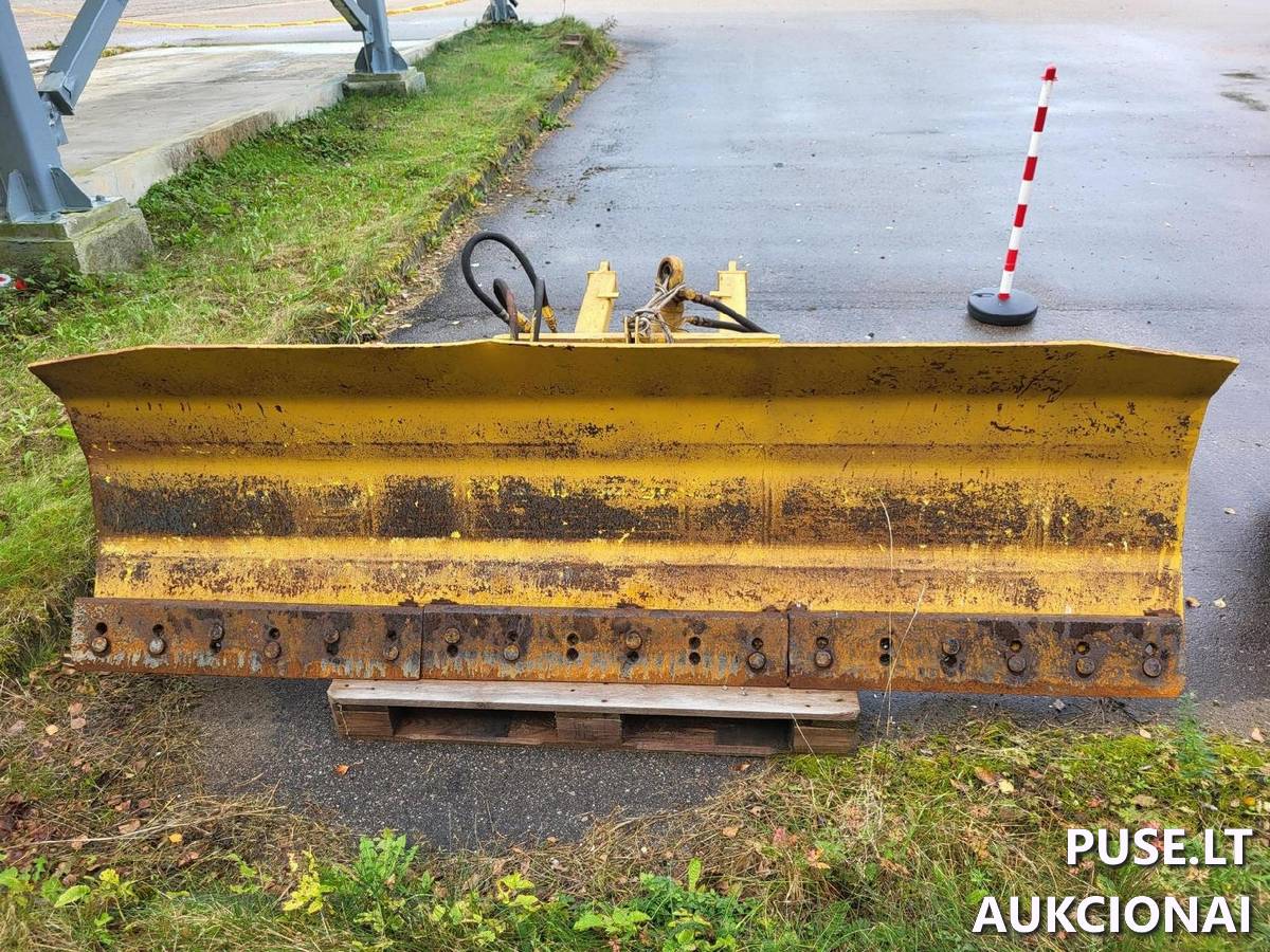 Traktorius MTZ , Belarus - 820 Traktoriai, savaeigės mašinos, priekabos, puspriekabės 1