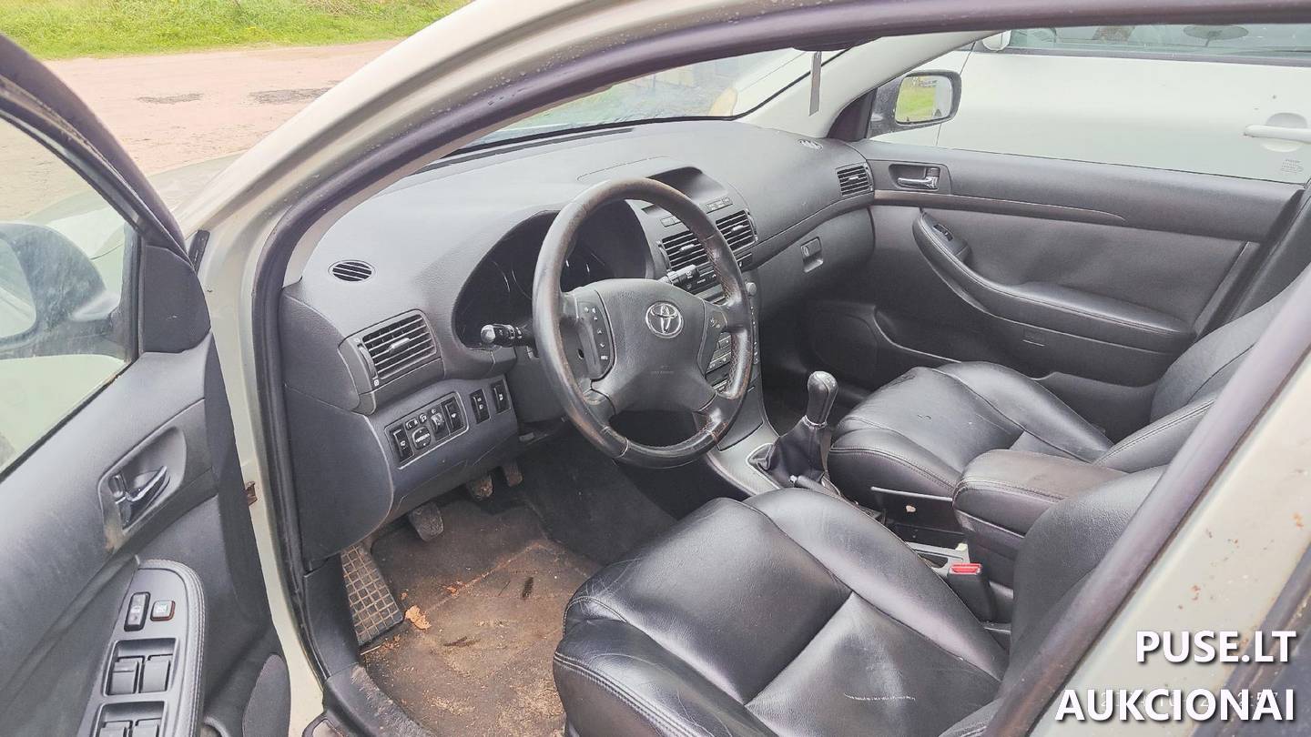 Toyota Avensis Lengvasis automobilis 1