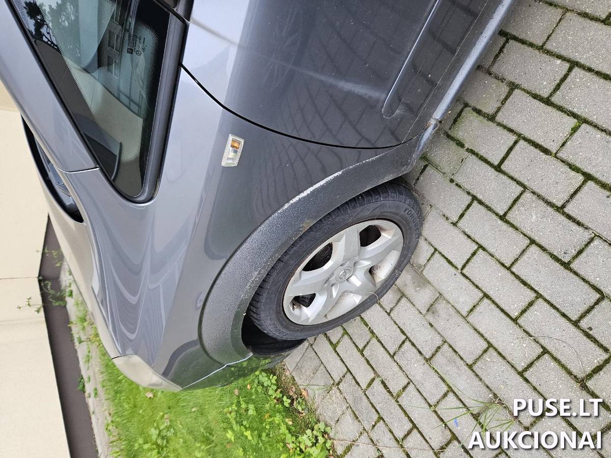 Opel Zafira Lengvasis automobilis 1
