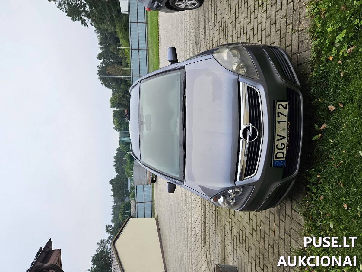 Opel Zafira Lengvasis automobilis 2