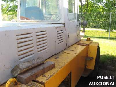 Traktoriaus autopakrovėjo aukcionas Panevėžio rajone, pradinė kaina 1800 EUR