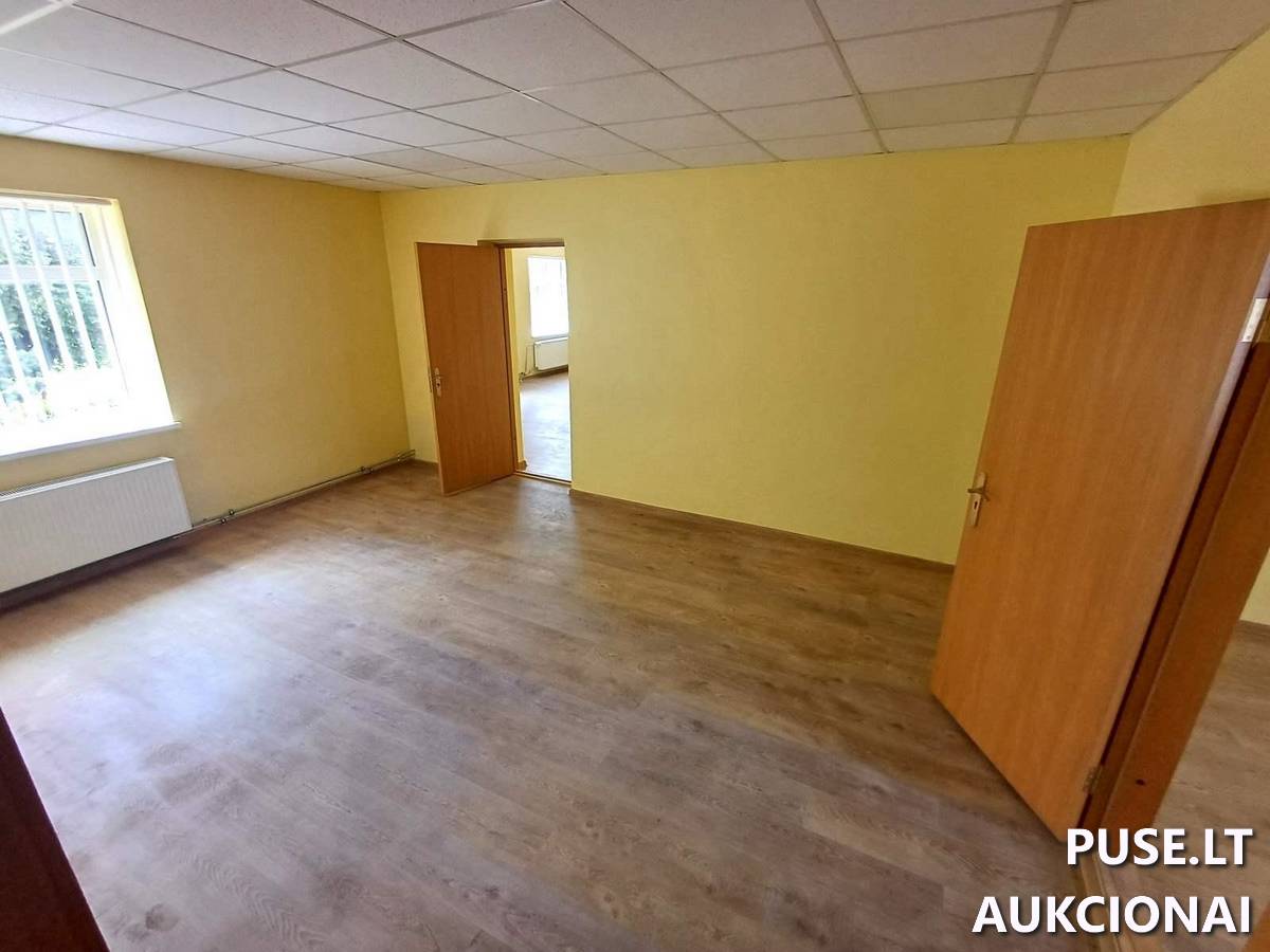 Administracinis su įrengtu gyvenamuoju butu Pastatai Taikos g. 5, 86147 Kelmė, Kelmės sen., Kelmės r. sav. 11