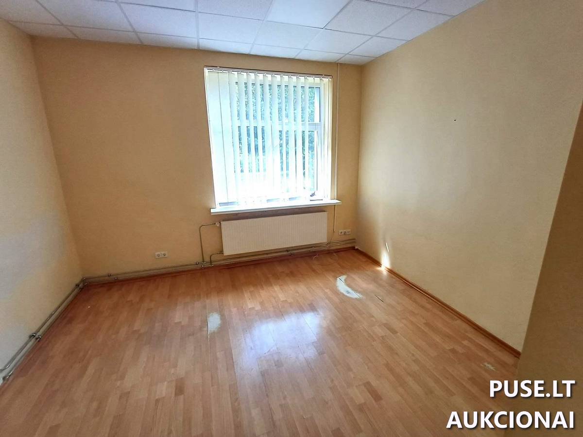 Administracinis su įrengtu gyvenamuoju butu Pastatai Taikos g. 5, 86147 Kelmė, Kelmės sen., Kelmės r. sav. 12