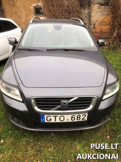 Volvo V50 2013 m. dyzelinis keleivinis automobilis aukcione pradinė kaina 2500 EUR