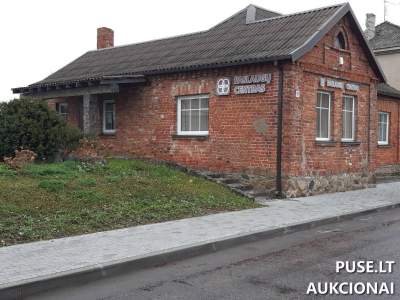 Paslaugų centro pastatas Akmenės mieste, K. Kasakausko g. 11, pradinė kaina 18700 EUR