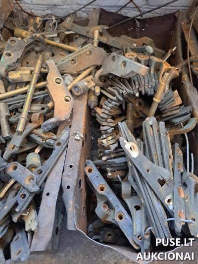 Žalvario laužo (kontaktinio tinklo elementų) aukcionas Vilniuje, pradinė kaina 6372 EUR