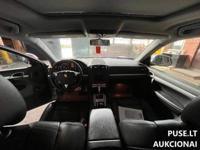 Porsche Cayenne 2006 m. keleivinis automobilis aukcione pradine kaina 5944 EUR