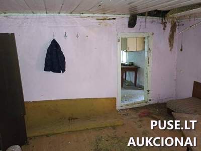 Parduodamas gyvenamasis namas su ūkiniais pastatais ir 0.28 ha sklypu Marijampolės r. nuo 2400 EUR