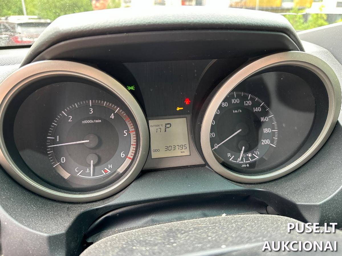 Toyota Land Cruiser (150 serija) Keleivinis automobilis 1