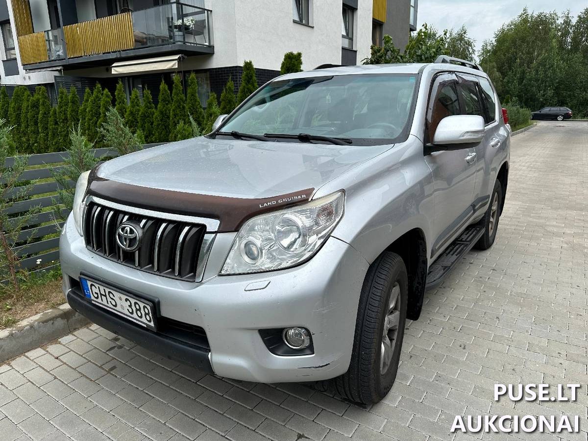 Toyota Land Cruiser (150 serija) Keleivinis automobilis 2