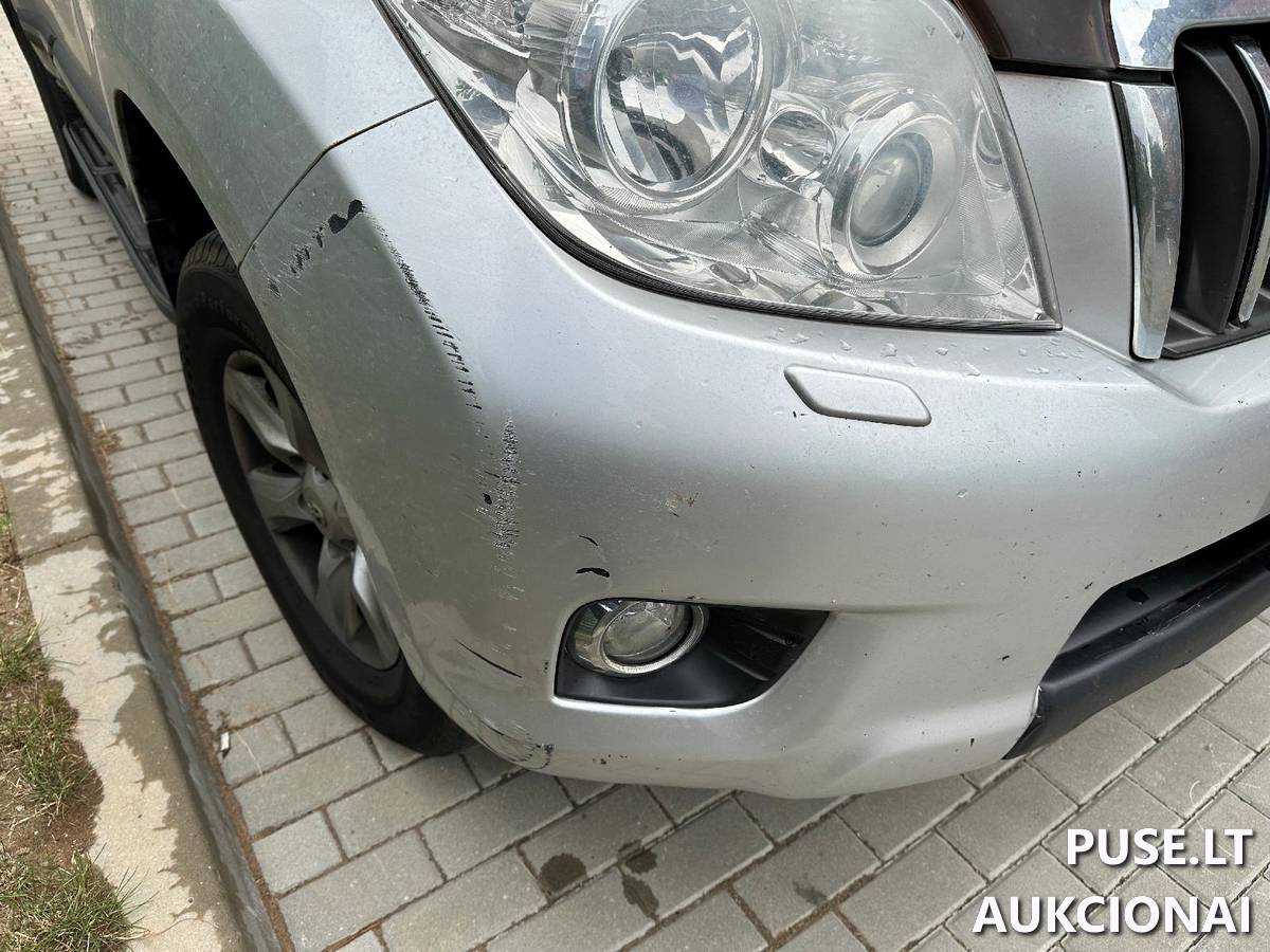 Toyota Land Cruiser (150 serija) Keleivinis automobilis 8