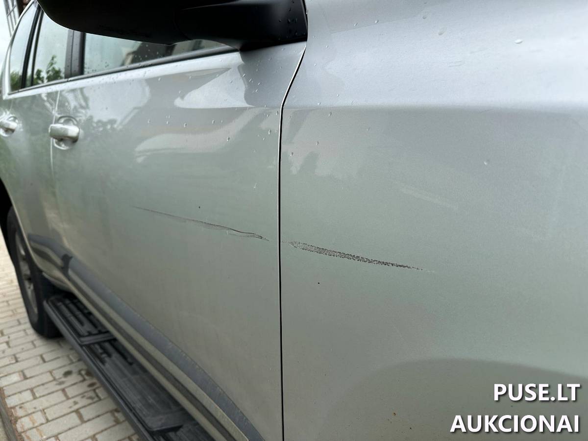Toyota Land Cruiser (150 serija) Keleivinis automobilis 9