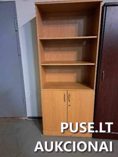 13 kanceliarinių spintų pardavimas aukcione Vilniuje, pradinė kaina 130 EUR