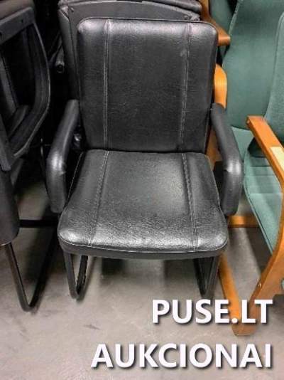 16 odinių kėdžių komplektas Vilniuje, pradinė kaina 160 EUR, baldų aukcionas 2024 m. gruodžio 11 d.