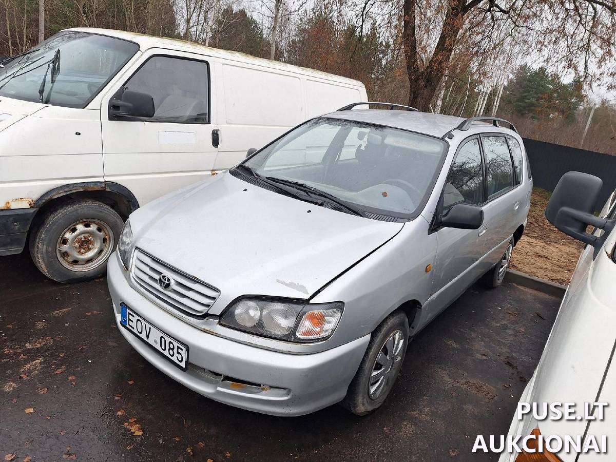 Toyota Picnic Keleivinis automobilis 2
