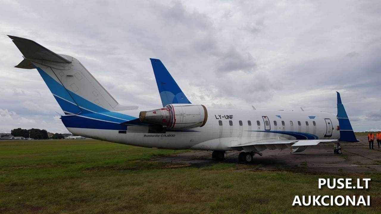 Orlaivis Bombardier CRJ 200 Orlaiviai 22
