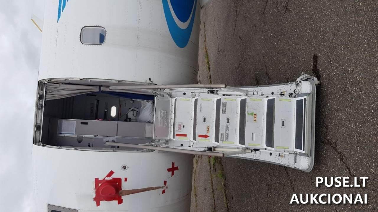 Orlaivis Bombardier CRJ 200 Orlaiviai 27