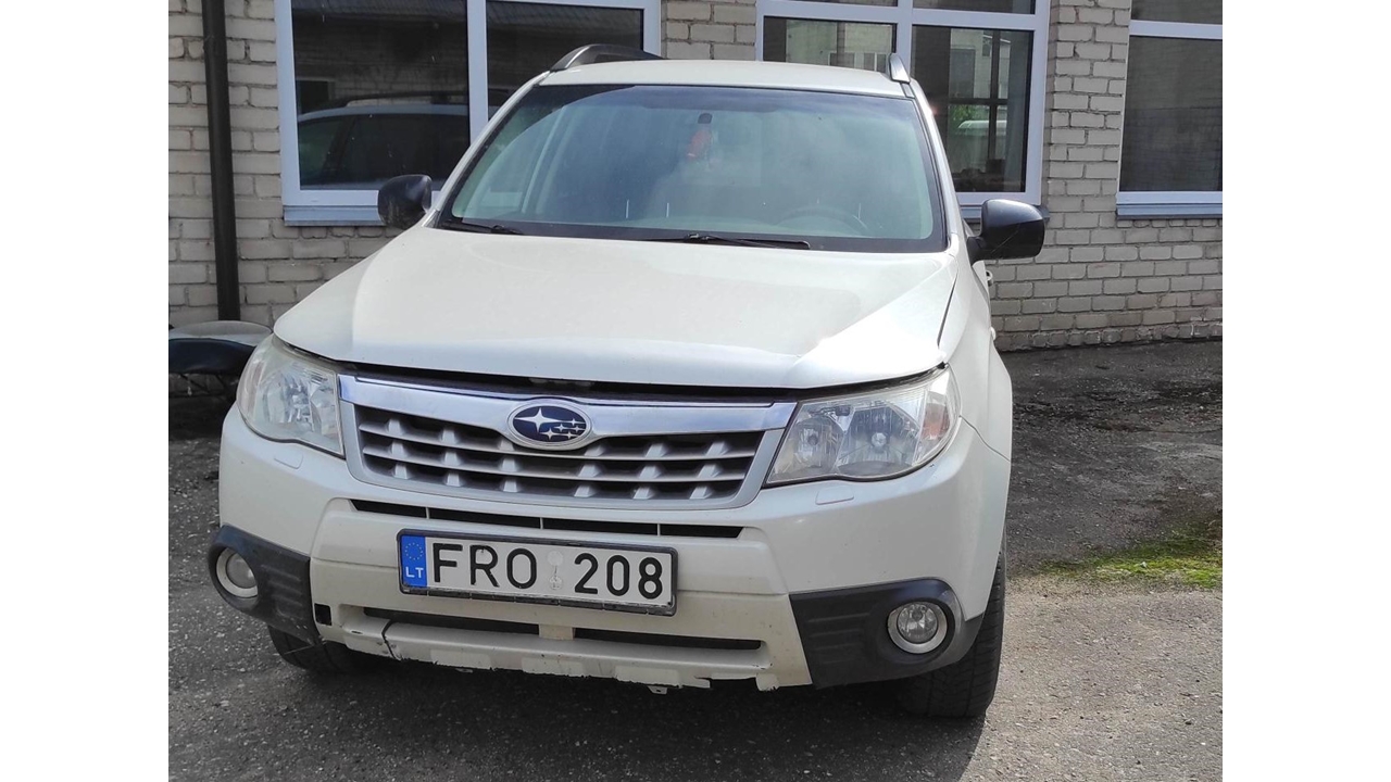 Lengvasis automobilis	SUBARU	FORESTER Inv. nr.17-02126588 Traktoriai, savaeigės mašinos, priekabos, puspriekabės 3