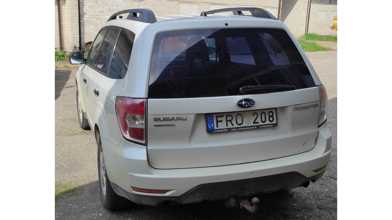 Lengvasis automobilis	SUBARU	FORESTER Inv. nr.17-02126588 Traktoriai, savaeigės mašinos, priekabos, puspriekabės 6
