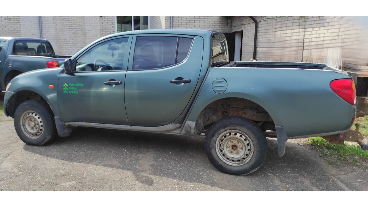 Lengvasis automobilis	MITSUBISHI	L200 Inv. Nr. 12-2559 Traktoriai, savaeigės mašinos, priekabos, puspriekabės 6