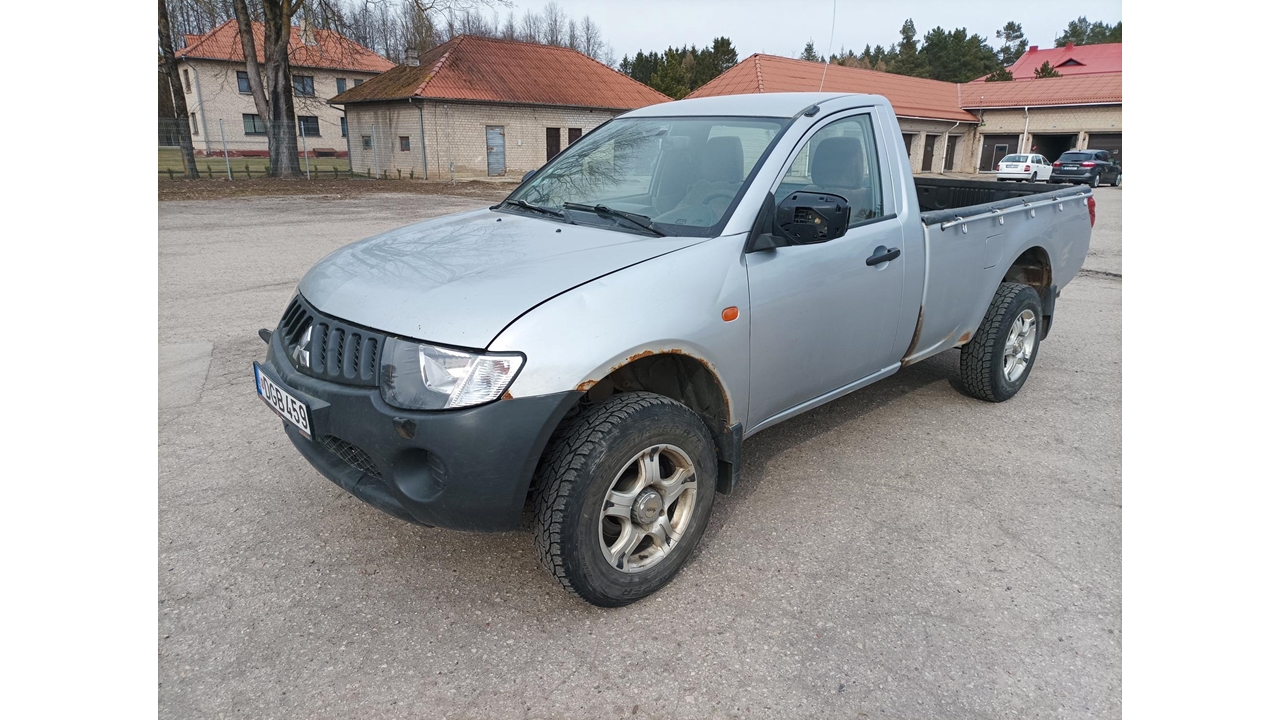 Lengvasis automobilis Mitsubishi L200 Inv. Nr.03-2145 Traktoriai, savaeigės mašinos, priekabos, puspriekabės 4