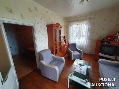 Investicinė galimybė: 1/2 dalis buto su ūkio patalpomis Plungėje, Lentpjūvės g. nuo 8400 EUR