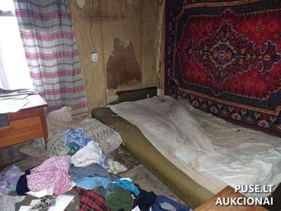 Autentiškas gyvenamasis namas su 2.23 ha sklypu Telšių rajone, Butkų kaime, pradinė kaina 7660 EUR