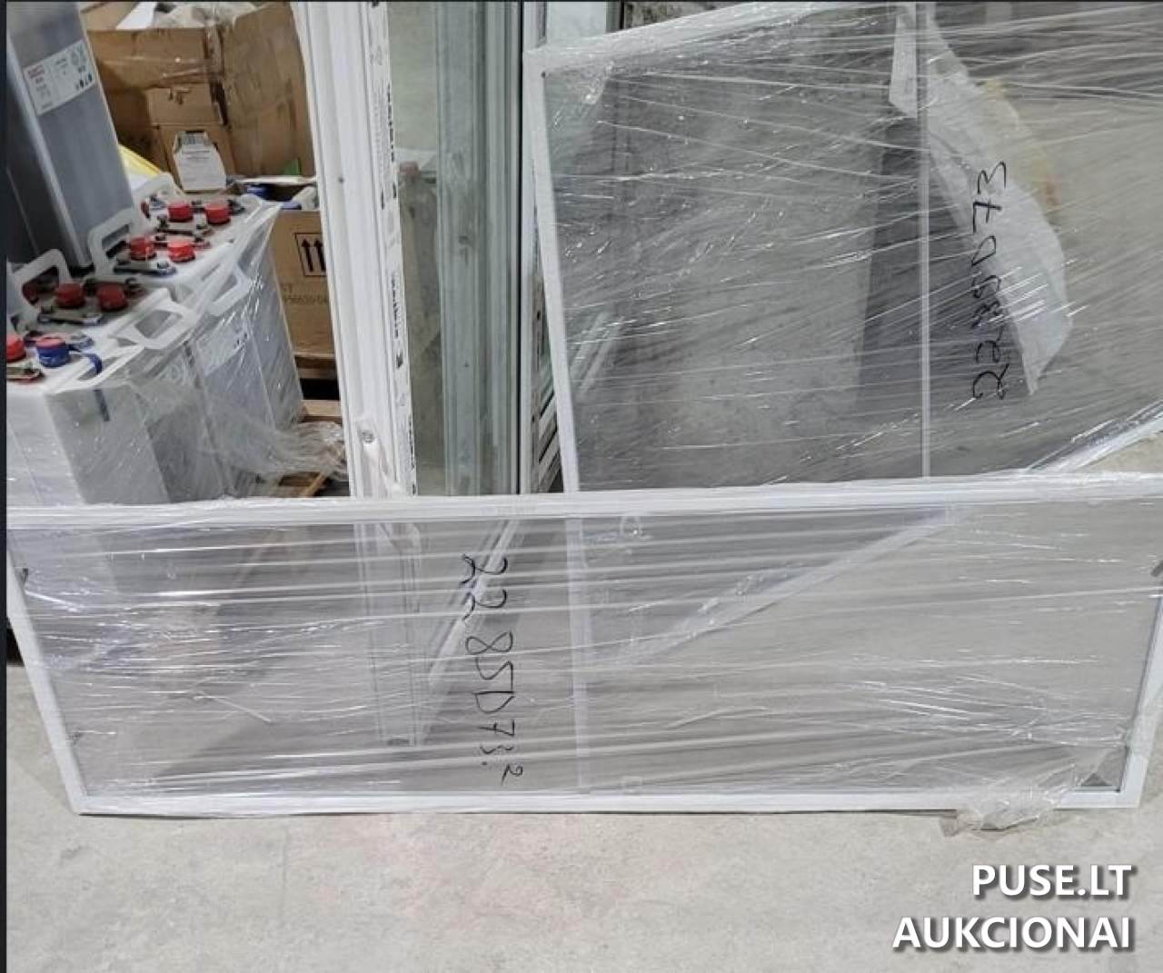 Plastikiniai langai (2 vnt.) ir aliuminio rėmeliai su tinkleliu nuo uodų (2 vnt.) Kitas turtas 1