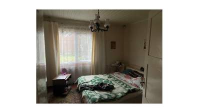 2/3 dalis namo ir 1.08 ha žemės sklypai Plungės r. sav., Šiemulių k., Pagirio g. 35, pradinė kaina 12000 EUR