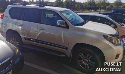 Toyota Land Cruiser 2012 dyzelinis automobilis su 411300 km rida, pradinė kaina 10000 EUR