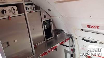 Orlaivis Bombardier CRJ 200 parduodamas aukcione Vilniaus oro uoste - 600000 EUR