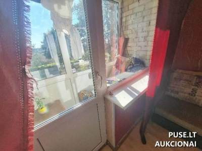 88 kv. m. 4 kambarių butas Šiaulių rajone, Kuršėnuose, Dainų g. 1 (antras aukštas) pradinė kaina 21600 EUR