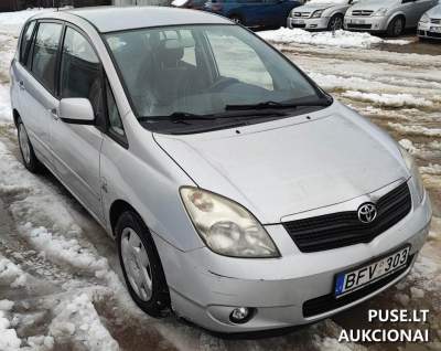 Parduodama Toyota Corola Verso 2004m. dyzelis Klaipėdoje, pradinė kaina 200 EUR