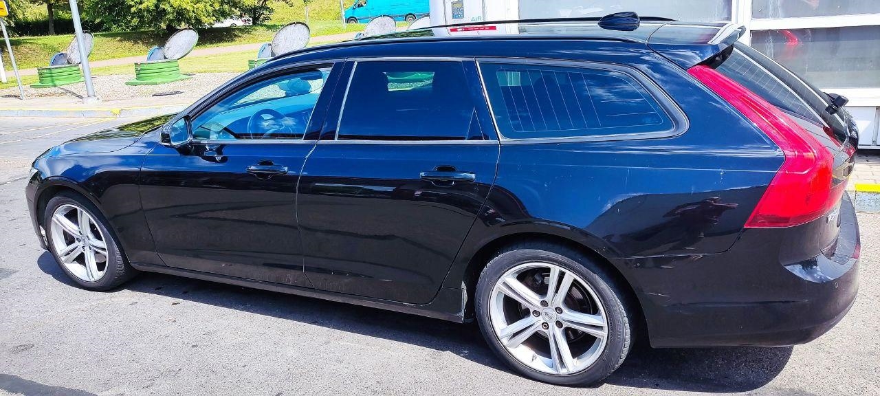 Automobilis Volvo V90 Keleivinis automobilis 3
