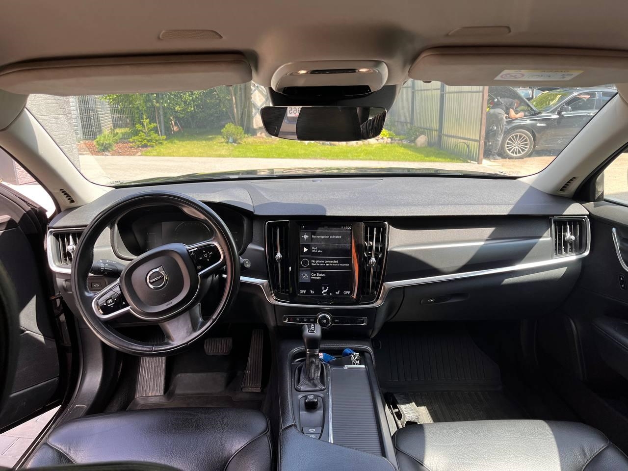 Automobilis Volvo V90 Keleivinis automobilis 5