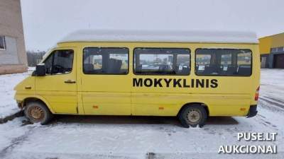 Parduodamas 2005 m. mokyklinis autobusas Mercedes Benz Sprinter 311 Tauragės rajone pradine kaina 630 EUR