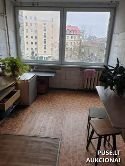 Mažas 17.59 kv.m. butas Vilniuje, Algirdo g. 37, pradinė kaina 35804 EUR