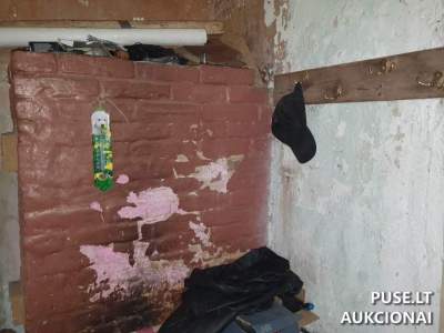 Patalpos-butas Pagėgių sav. Bajėnų k. 5A-1 parduodamas aukcione pradine kaina 890 EUR