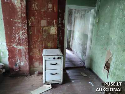 1/2 dalis 33 kv.m buto Kėdainių rajone, Daškonių k., krosninis šildymas, pradinė kaina 990 EUR