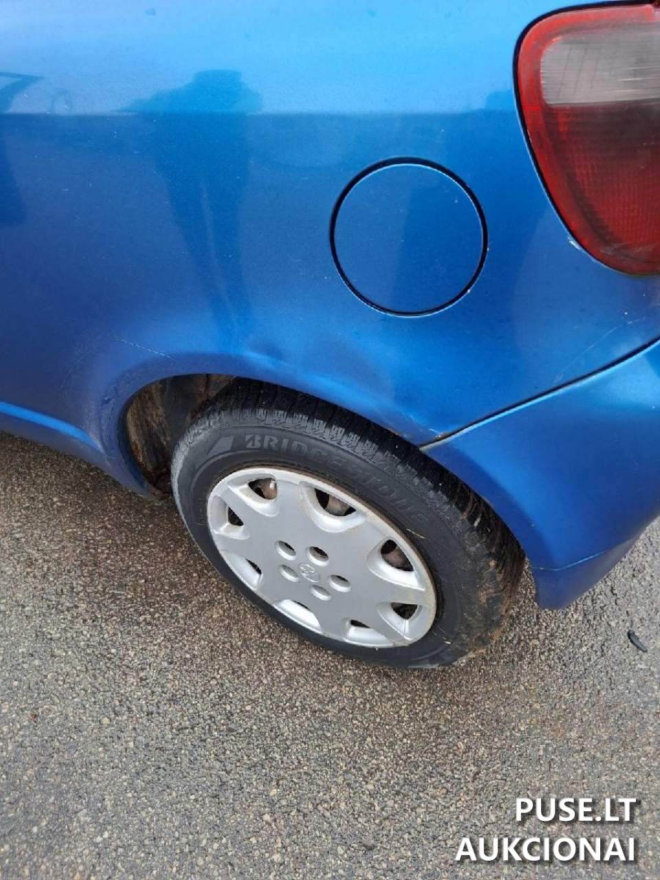 Kelių transporto priemonė Toyota Yaris Lengvasis automobilis 1