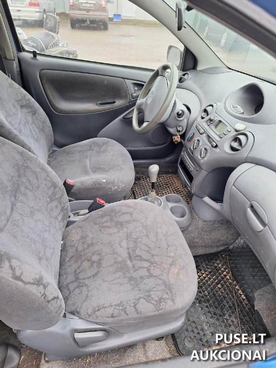 Kelių transporto priemonė Toyota Yaris Lengvasis automobilis 4