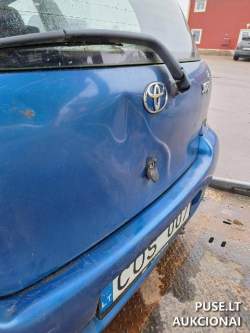 Lengvasis automobilis - Kelių transporto priemonė Toyota Yaris