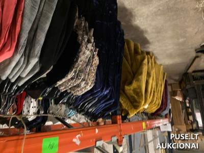 Pagaminti rūbai (5283 vnt.) aukcione Ukmergėje, pradinė kaina 13825 EUR PVM įskaičiuotas