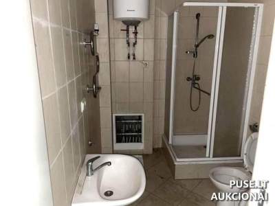 Administracinis pastatas su 0.0754 ha sklypu Akmenytės k., Vilniaus r. sav., pradinė kaina 68699 EUR