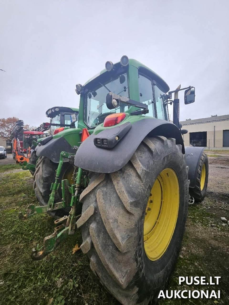 John Deere Traktoriai, savaeigės mašinos, priekabos, puspriekabės 8